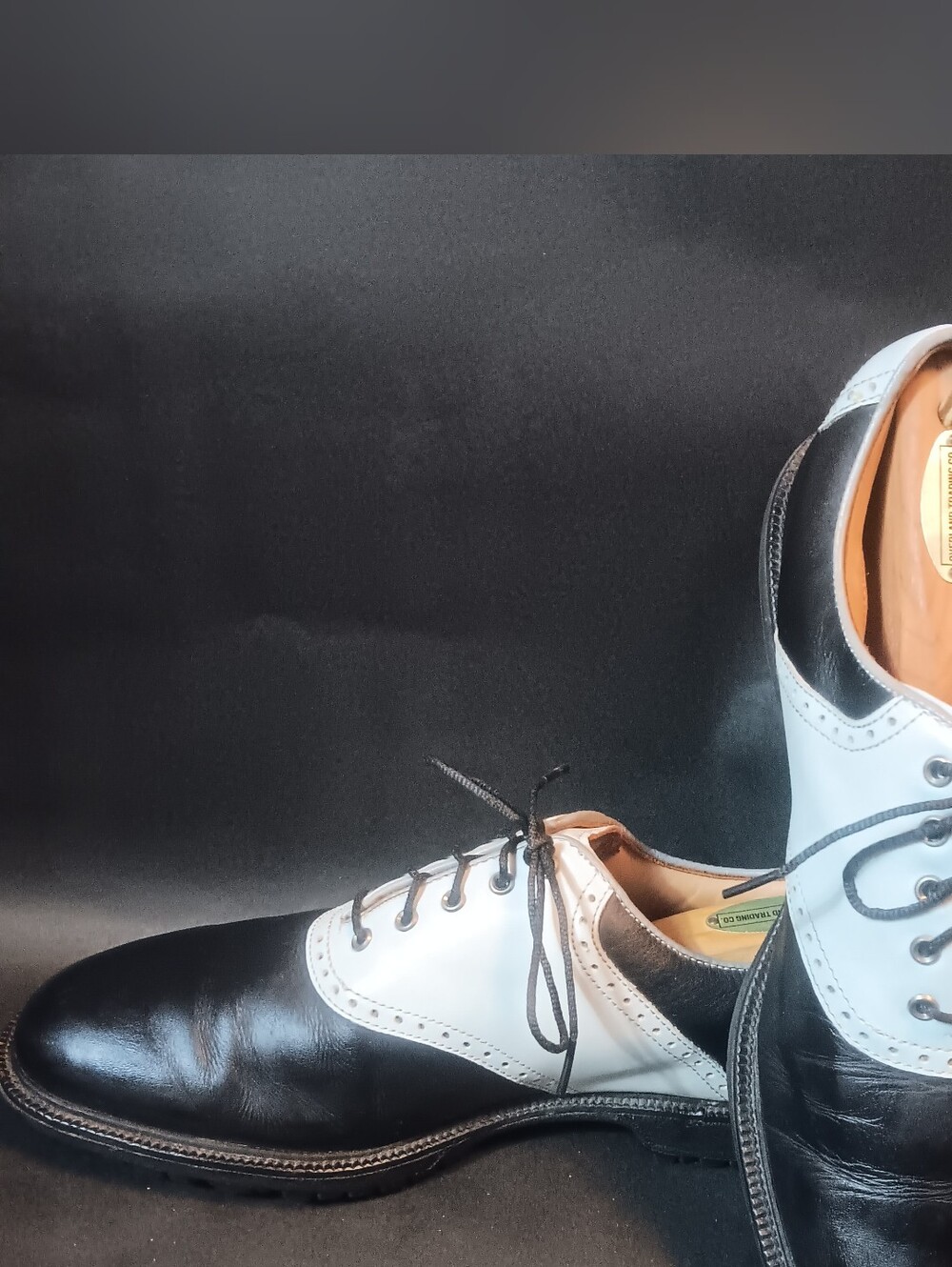 Classic Two-Tone Black and White Men’s Saddle Oxford Golf Shoes By FOOT JOY